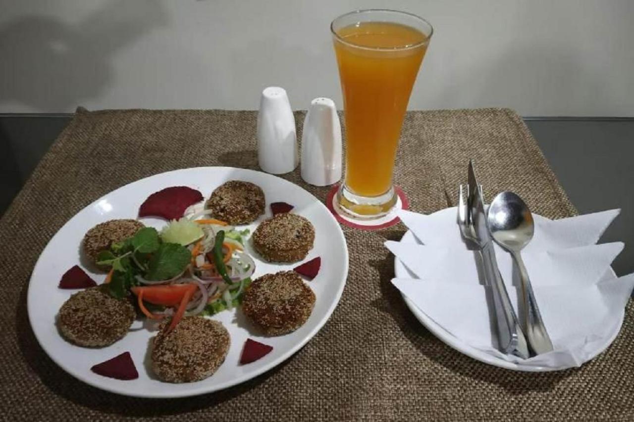 Hotel Atithi Guwahati Ngoại thất bức ảnh