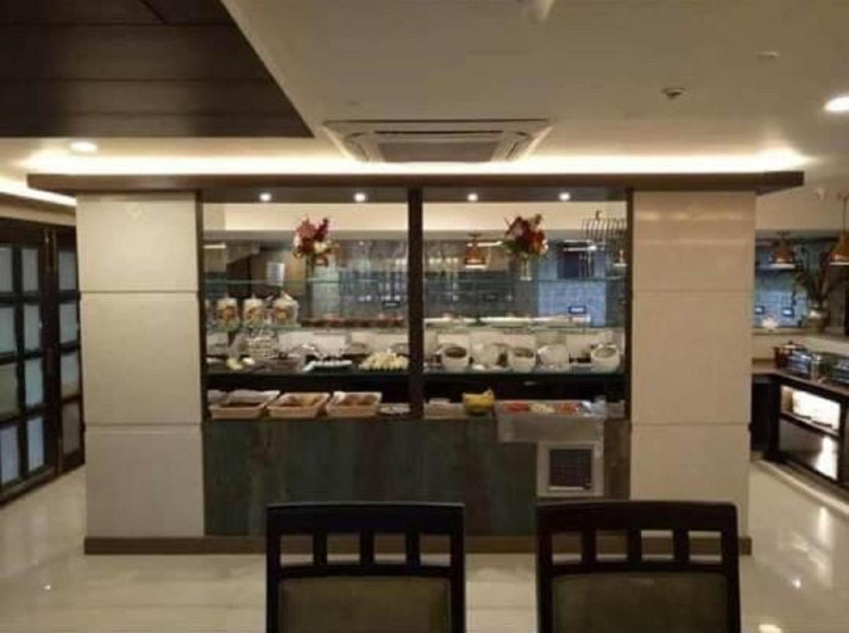 Hotel Atithi Guwahati Ngoại thất bức ảnh