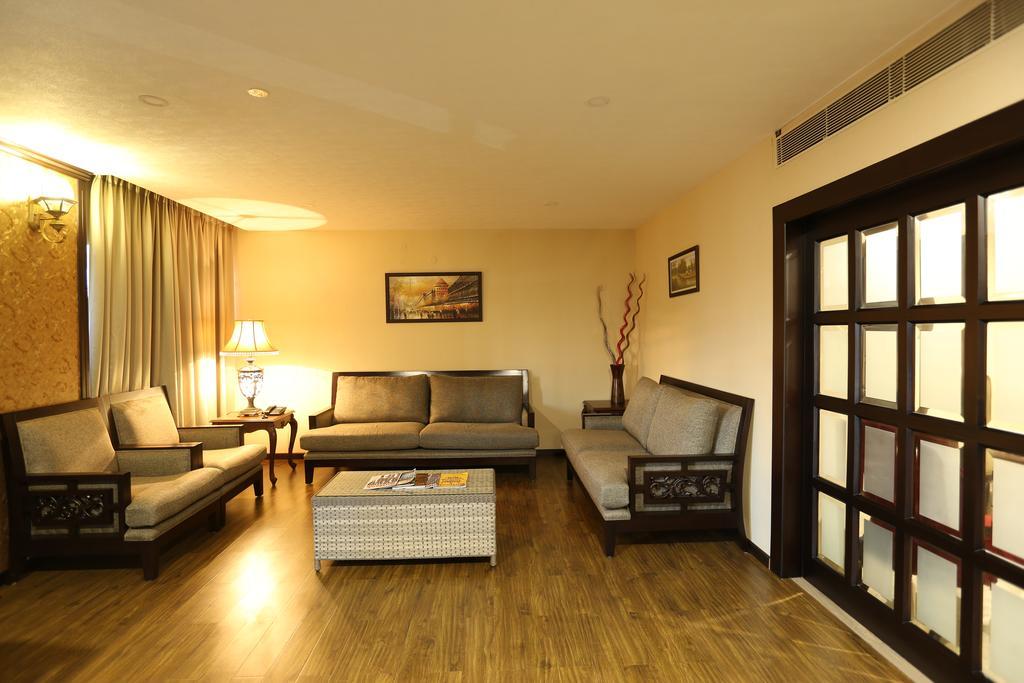 Hotel Atithi Guwahati Ngoại thất bức ảnh