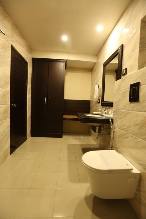 Hotel Atithi Guwahati Ngoại thất bức ảnh